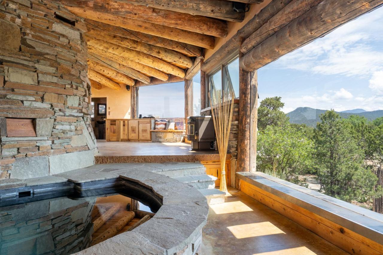 Santa Fe Ridgetop Retreat With 2 Hot Tubs And Views Екстериор снимка