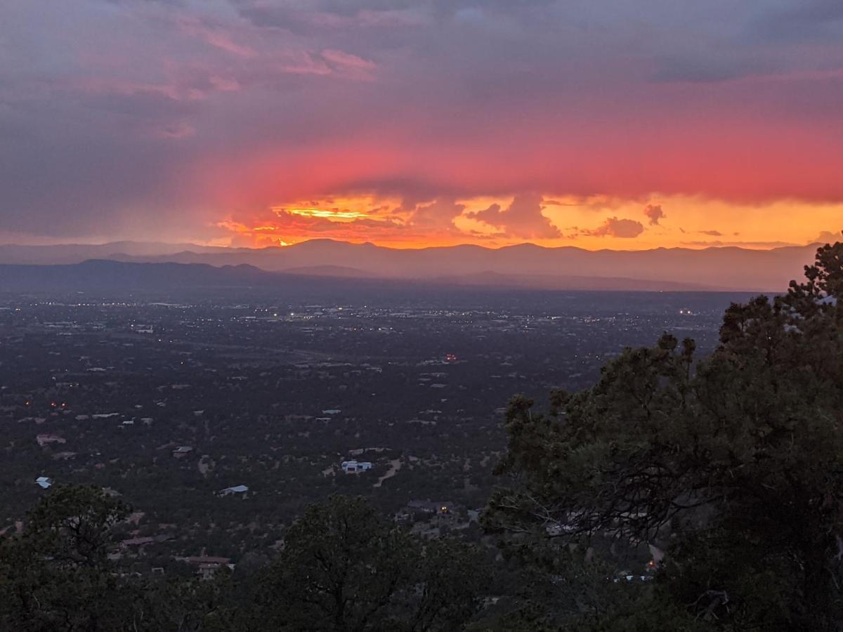 Santa Fe Ridgetop Retreat With 2 Hot Tubs And Views Екстериор снимка